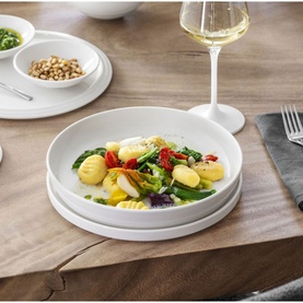 Iconic La Boule Seven-Piece Dinner Set