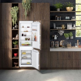 Built-in Fridge-Freezer with Freezer at Bottom
