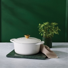 Signature Cast Iron Round Casserole 28cm