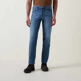 2023 D-Finitive Tapered-Leg Jeans