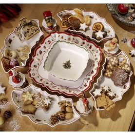 Villeroy & Boch Toy's Delight Festive Serving Bowl in white porcelain with scalloped edges, Christmas tree motif