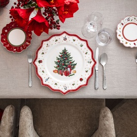 Toy's Delight Festive Buffet Plate