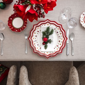 Toy's Delight Festive Buffet Plate