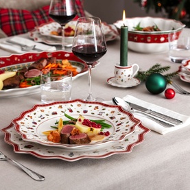 Toy's Delight Festive Buffet Plate
