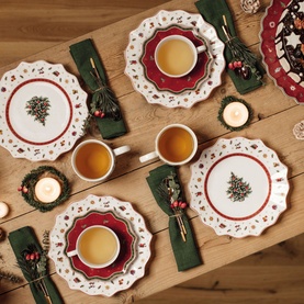 Toy's Delight 12-Piece Festive Plate Set