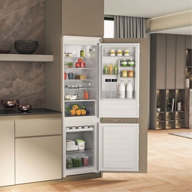 Built-In 55cm 273L 70-30 Fridge Freezer with Stop Front Technology