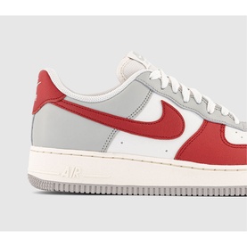 Nike Air Force 1 '07 LV8 Trainers