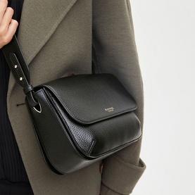 Ella Grande Grained Leather Crossbody Bag