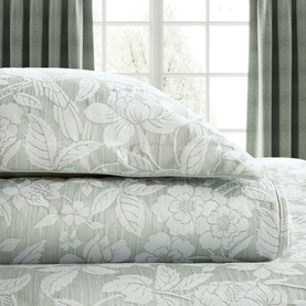 Pyramus Quilted Throw Aqua