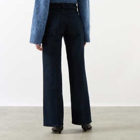 Sasha 32 Cropped Bootcut Jeans