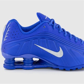Shox R4 Trainers