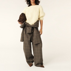 Fill Twist Sweater
