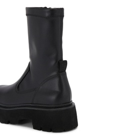 Trick Flat Boots