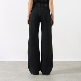 Hugh High-Rise Straight Leg Jeans