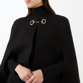 Horsebit Cape