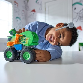 Rocky&rsquo;s Recycle Truck