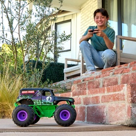 Official Smash & Bash Grave Digger Remote Control Truck