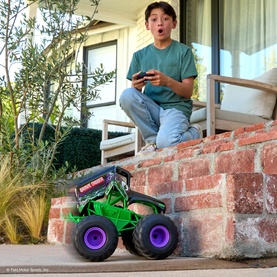 Official Smash & Bash Grave Digger Remote Control Truck