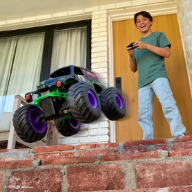 Official Smash & Bash Grave Digger Remote Control Truck