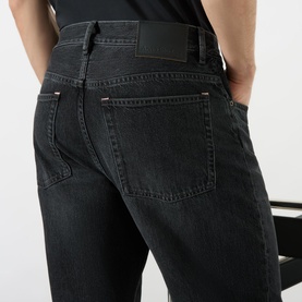 2021M Loose-Fit Vintage Jeans