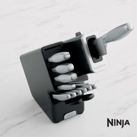 StaySharp Knife Block With Intergrated Sharpener 14 Piece Set