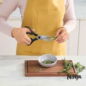 StaySharp Knife Block With Intergrated Sharpener 14 Piece Set