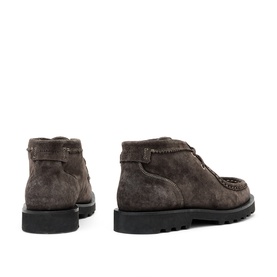 Skiff Suede Chukka Boots