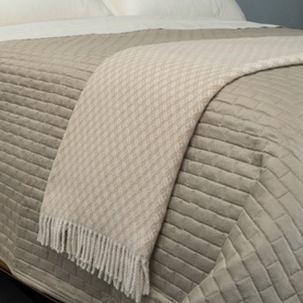 Nilo Throw Cream