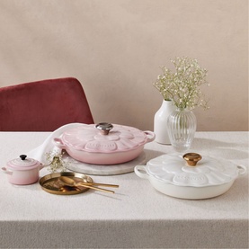 Signature Cast Iron Petal Shallow Casserole 26cm