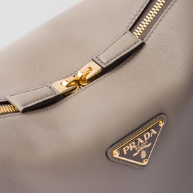 Darling Medium Leather Handbag