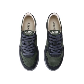 Medalist Suede Low-Top Trainers