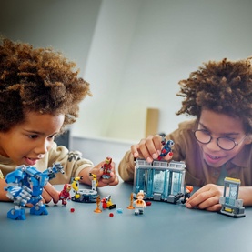 Iron Man's Laboratory: Hall of Armour Playset