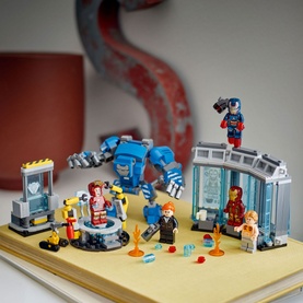 Iron Man's Laboratory: Hall of Armour Playset
