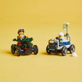 Aeroplane vs Hospital Bed Race Car Pack
