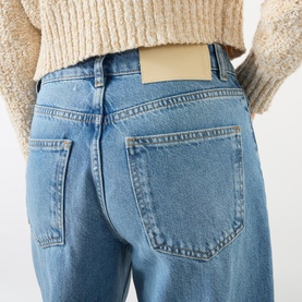 W Wide-Leg Jeans