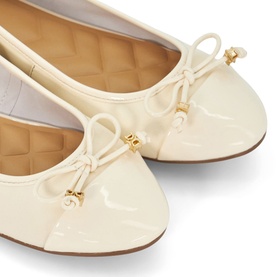 Hallo Charm-Detail Ballet Flats