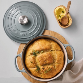 Signature Cast Iron Round Casserole 26cm