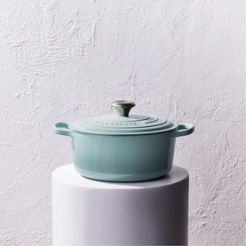 Signature Cast Iron Round Casserole 26cm
