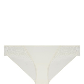 Simone Perele Caresse Lace Briefs in ivory, mid-rise with floral lace panel detailing on sides and elasticated waistband