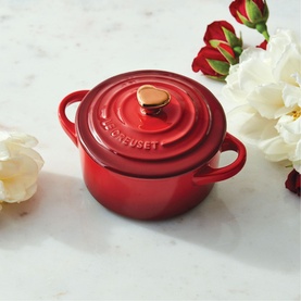 Stoneware Heart Knob Petite Casserole 10cm