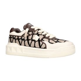 One Stud Logo Trainers