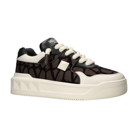 One Stud Logo Trainers