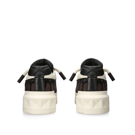 One Stud Logo Trainers