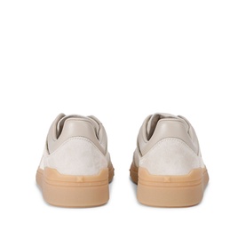 Upvillage Trainers