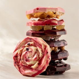 A Dozen Chocolate Roses 160g