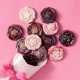 A Dozen Chocolate Roses 160g