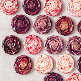 A Dozen Chocolate Roses 160g