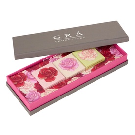 Half A Dozen Chocolate Roses 80g
