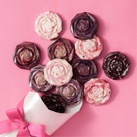 Half A Dozen Chocolate Roses 80g