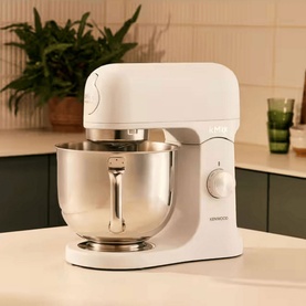 kMix White Stand Mixer